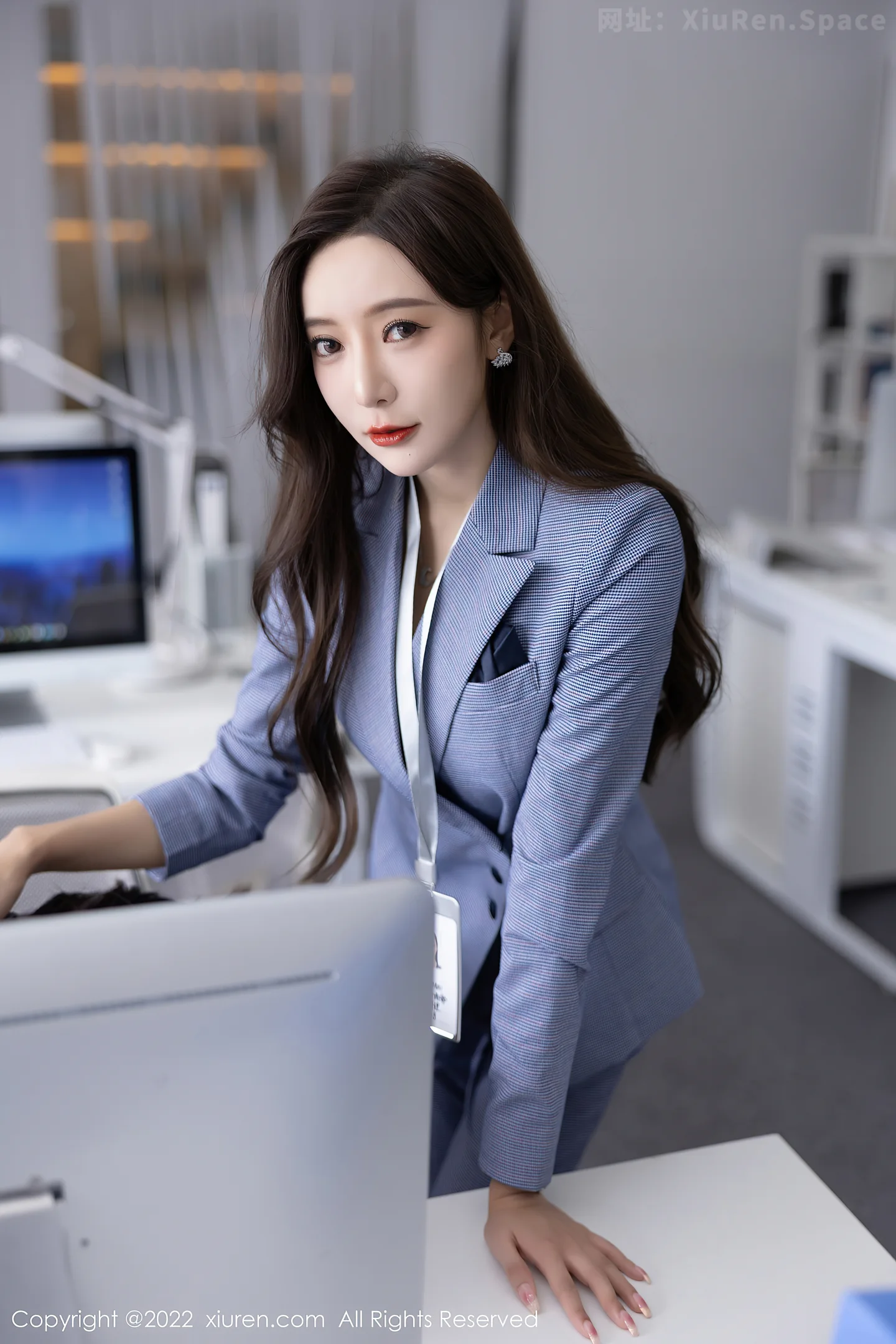 图片[5]-[XiuRen秀人网] VOL.5629 女神王馨瑶yanni私房脱蓝灰职业装露性感黑色内衣丰满诱惑写真82P-秀人网官方网站